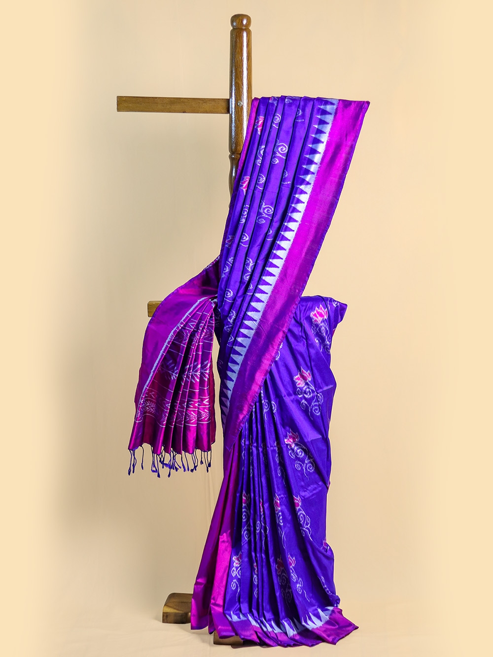 Royal-peacock-1-2.jpg